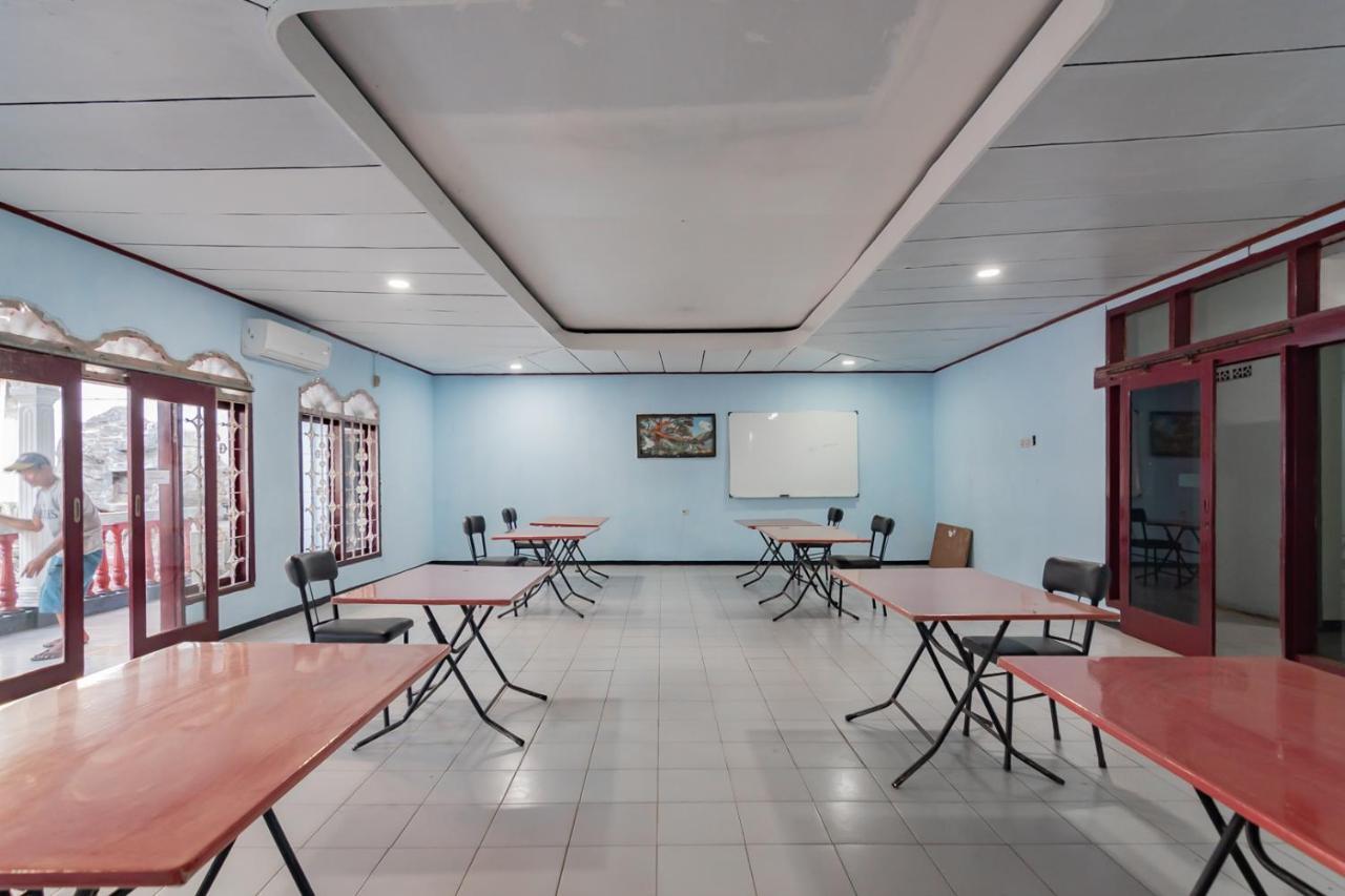 Hotel Markoni Pamanukan Mitra Reddoorz Pamanukan Hilir Exterior photo