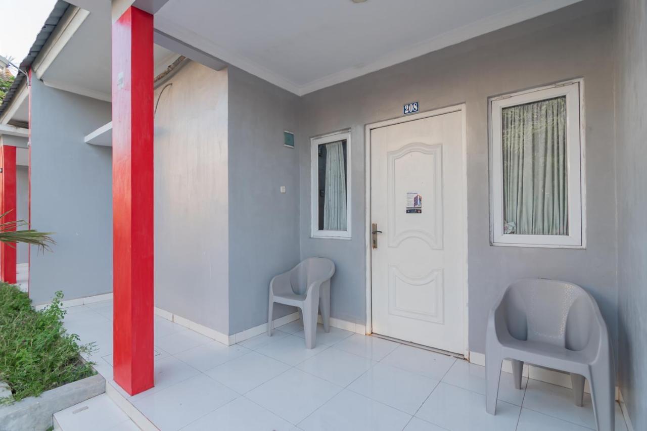 Hotel Markoni Pamanukan Mitra Reddoorz Pamanukan Hilir Exterior photo