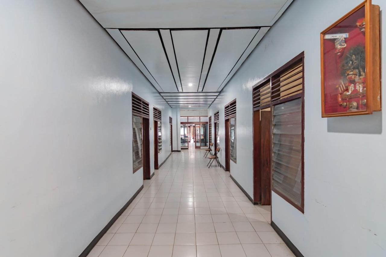 Hotel Markoni Pamanukan Mitra Reddoorz Pamanukan Hilir Exterior photo