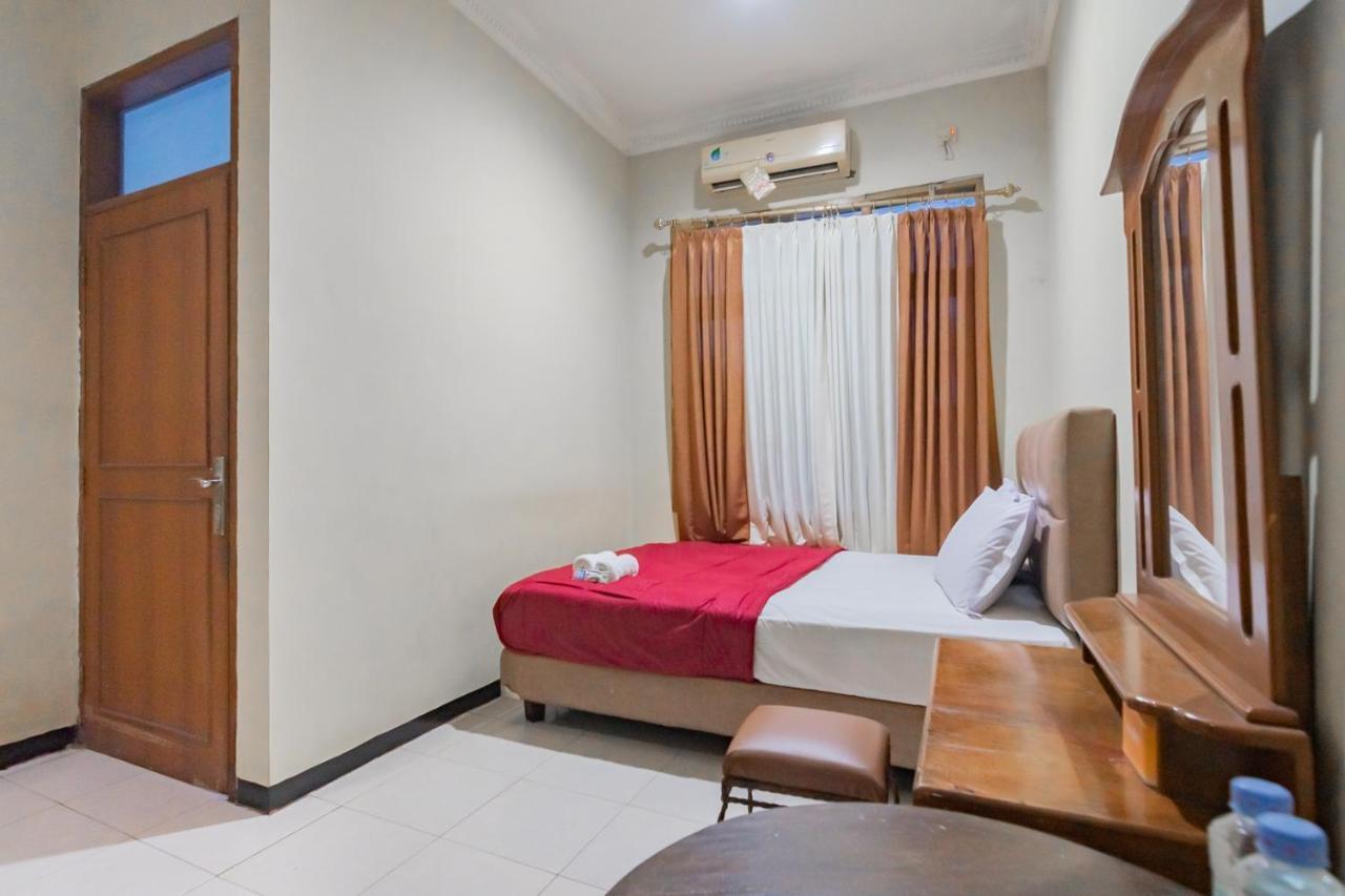 Hotel Markoni Pamanukan Mitra Reddoorz Pamanukan Hilir Exterior photo